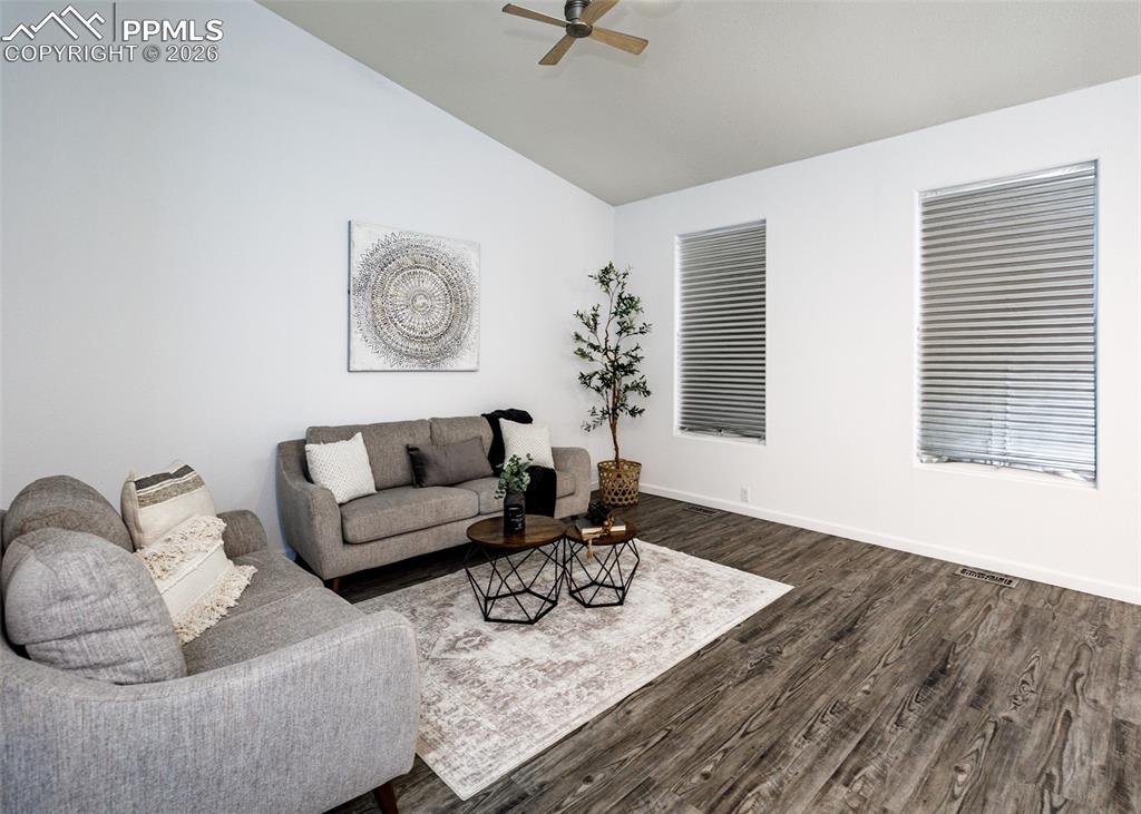 Image 6 of 33: Living Room