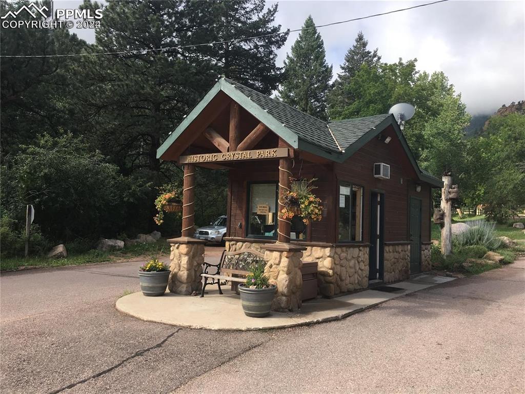 Image 21 of 23: Manned Gate House