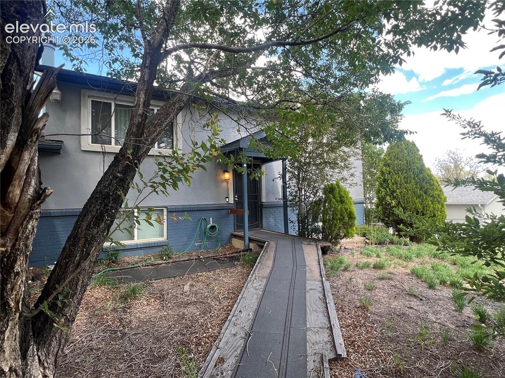 Image 2 of 37: Front of Structure