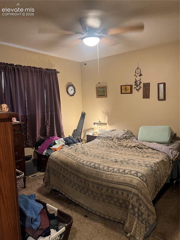 Image 21 of 37: Bedroom