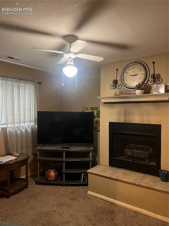 Image 26 of 37: Family Room