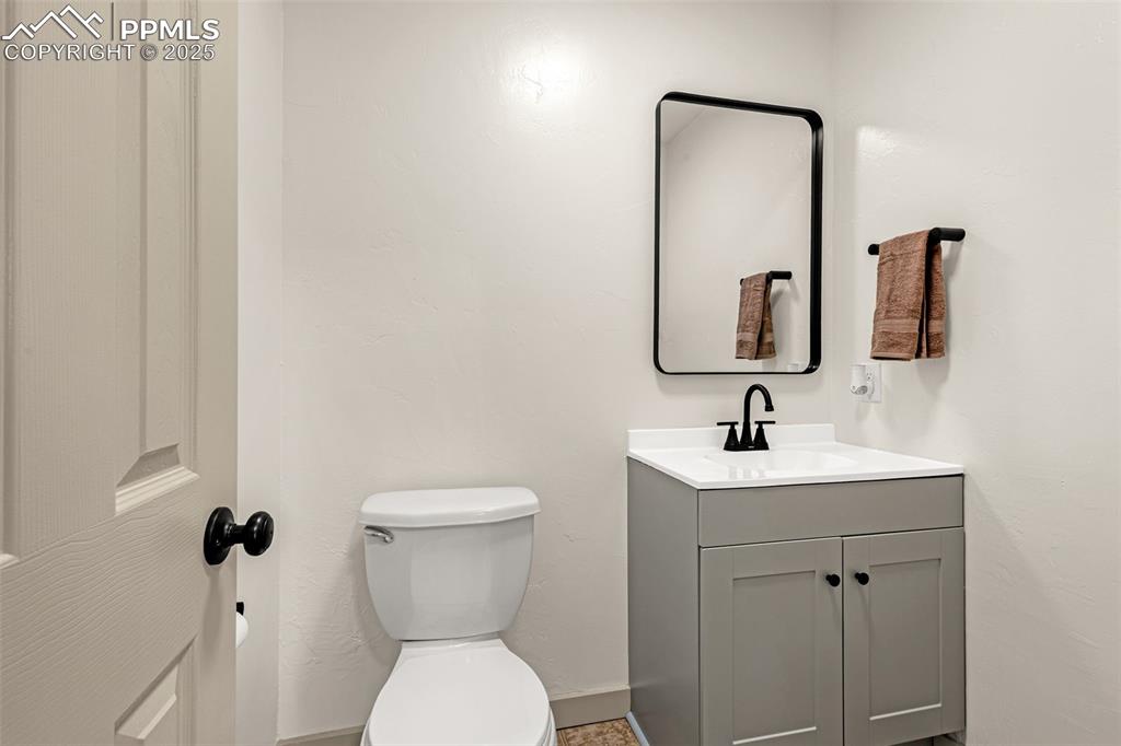 Image 12 of 41: Bathroom