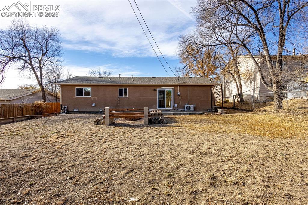 Image 18 of 41: Back of Structure