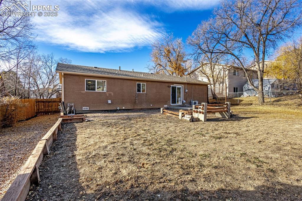 Image 20 of 41: Back of Structure