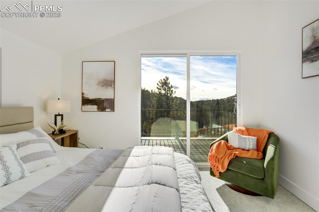 Image 29 of 50: Bedroom