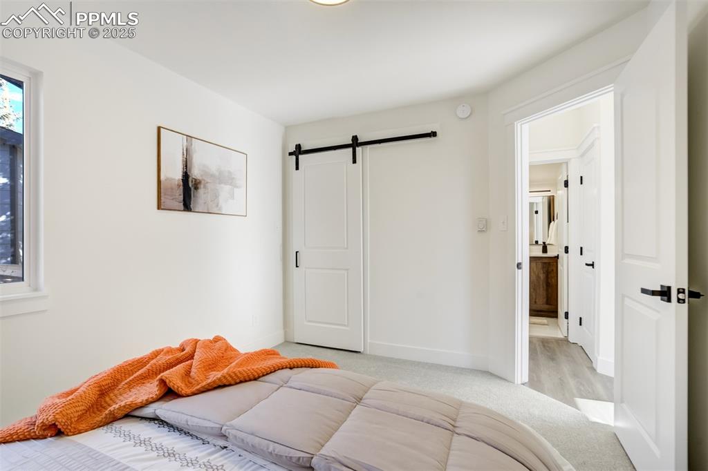 Image 32 of 50: Bedroom