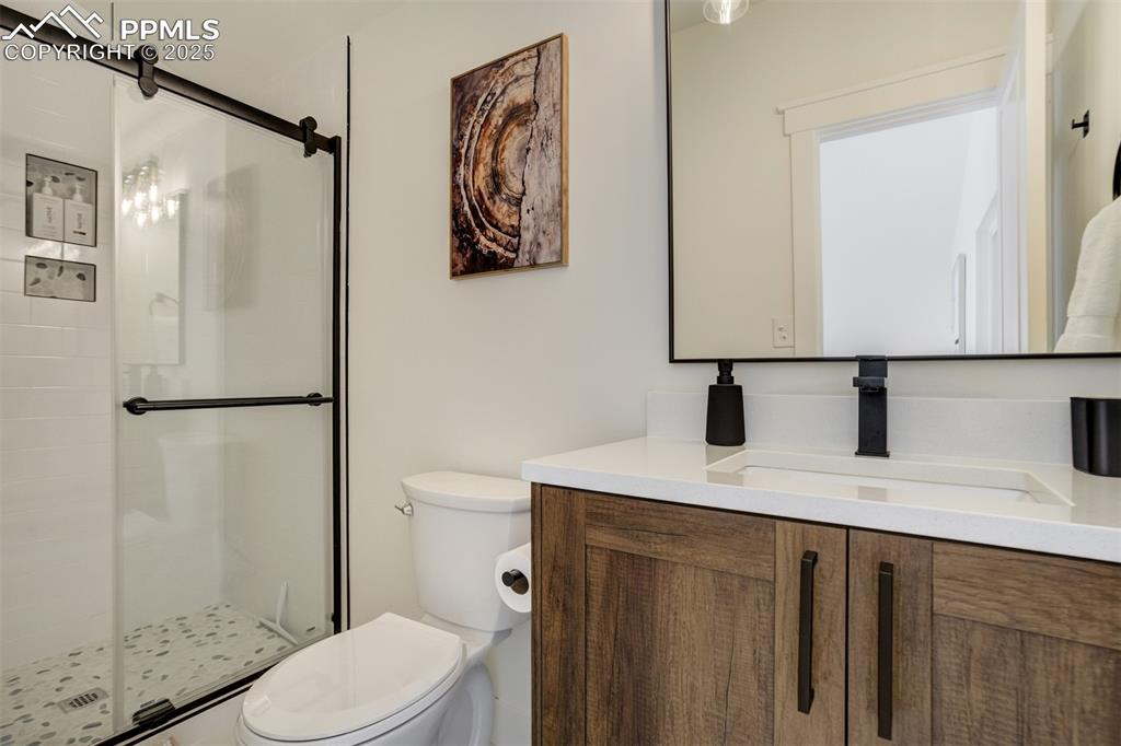 Image 40 of 50: Bathroom