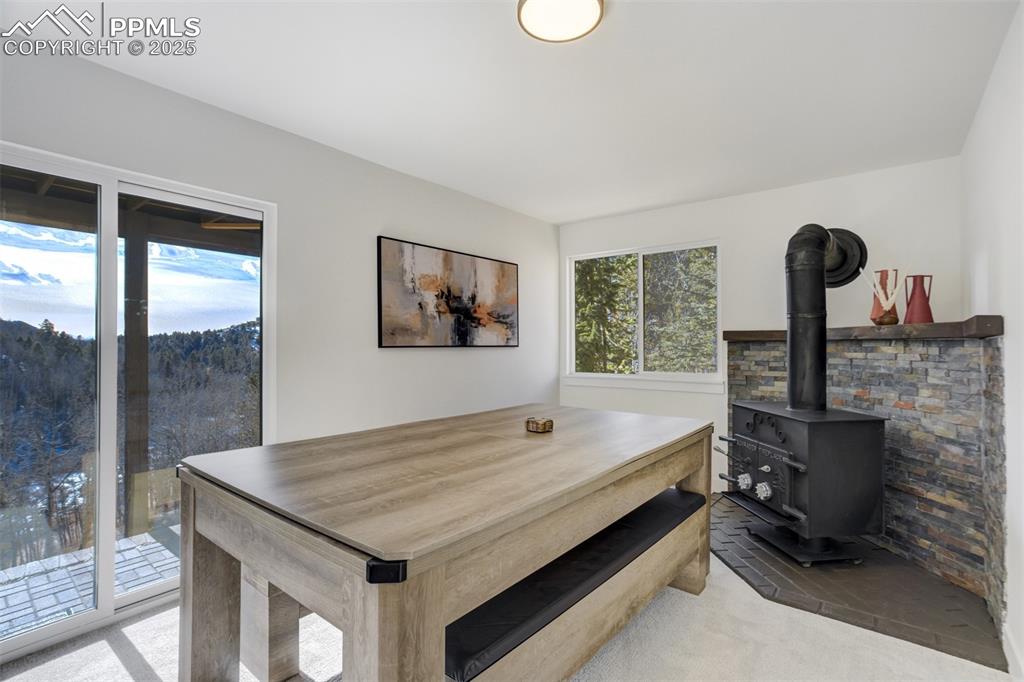 Image 44 of 50: Dining Area