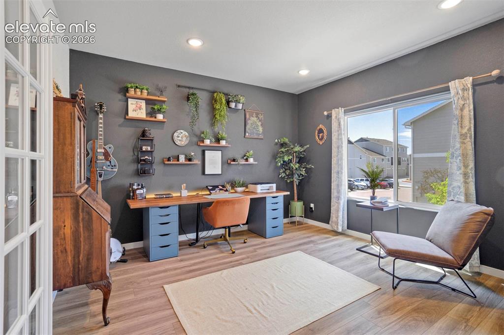 Image 11 of 46: Office