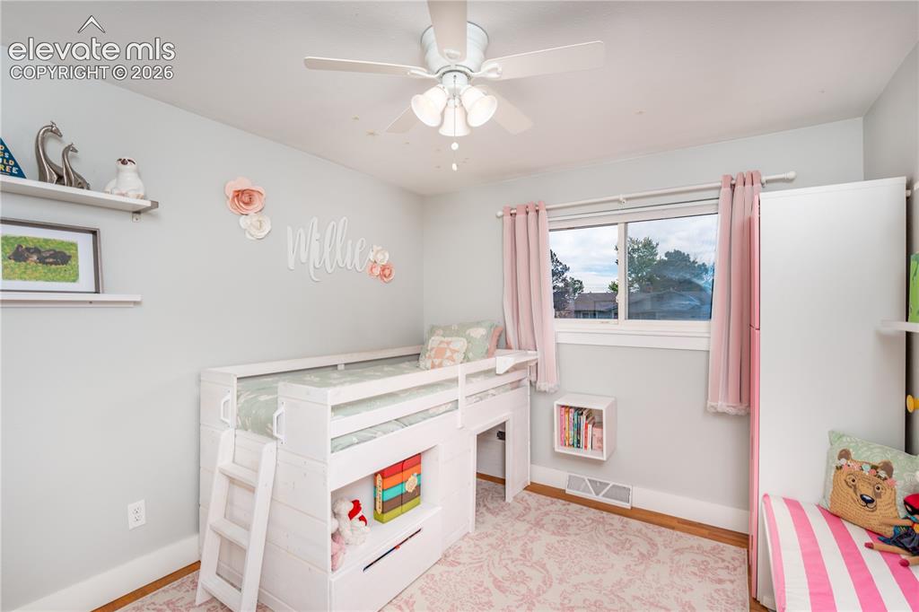 Image 10 of 50: Upstairs Bedroom #1