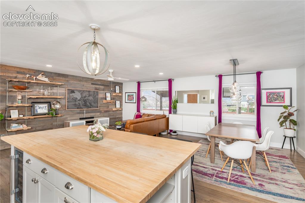 Image 8 of 50: Kitchen