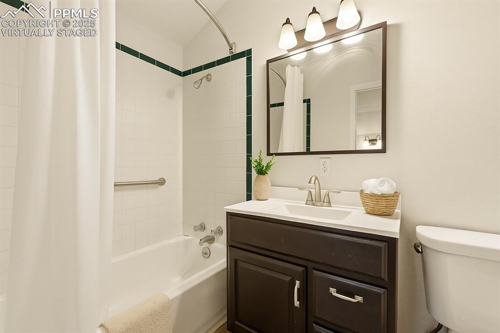 Image 11 of 25: Virtually Staged