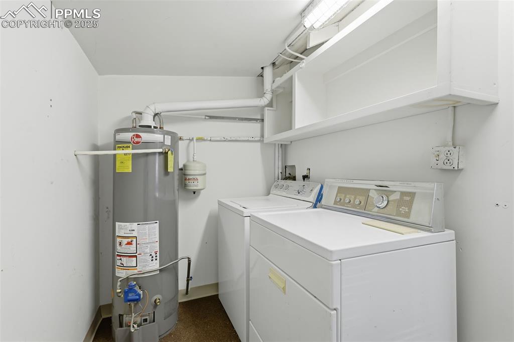 Image 19 of 25: Laundry