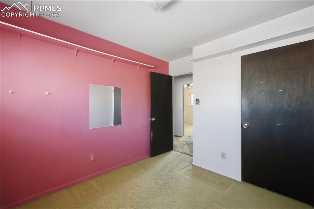 Image 17 of 33: Upper bedroom #2