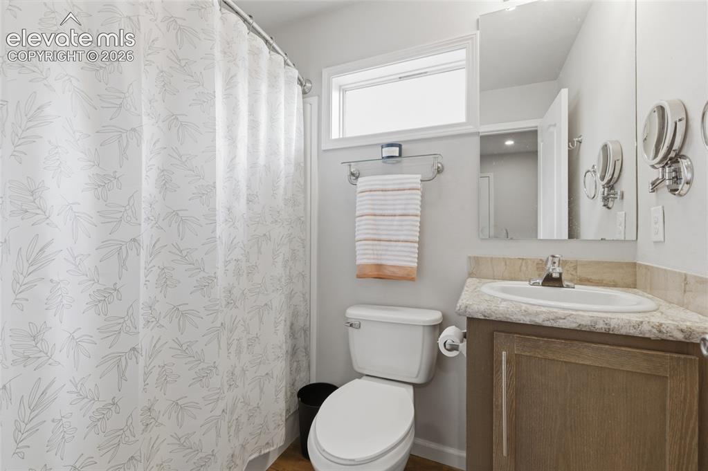 Image 16 of 22: Bathroom