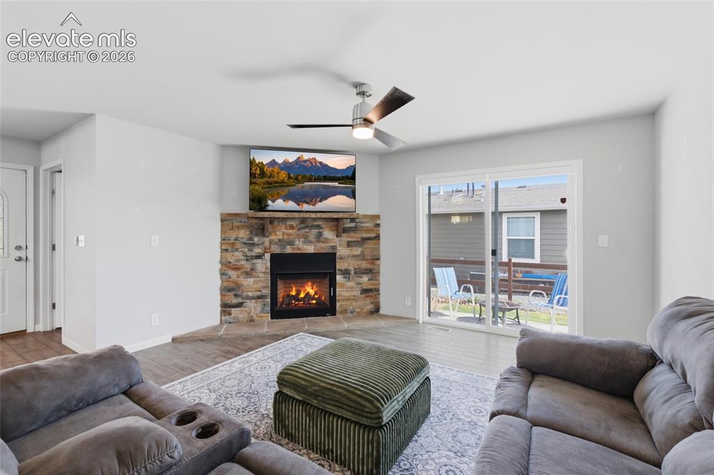 Image 9 of 22: Dining Area