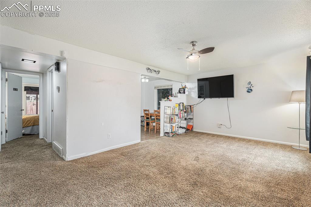 Image 3 of 20: Living Room