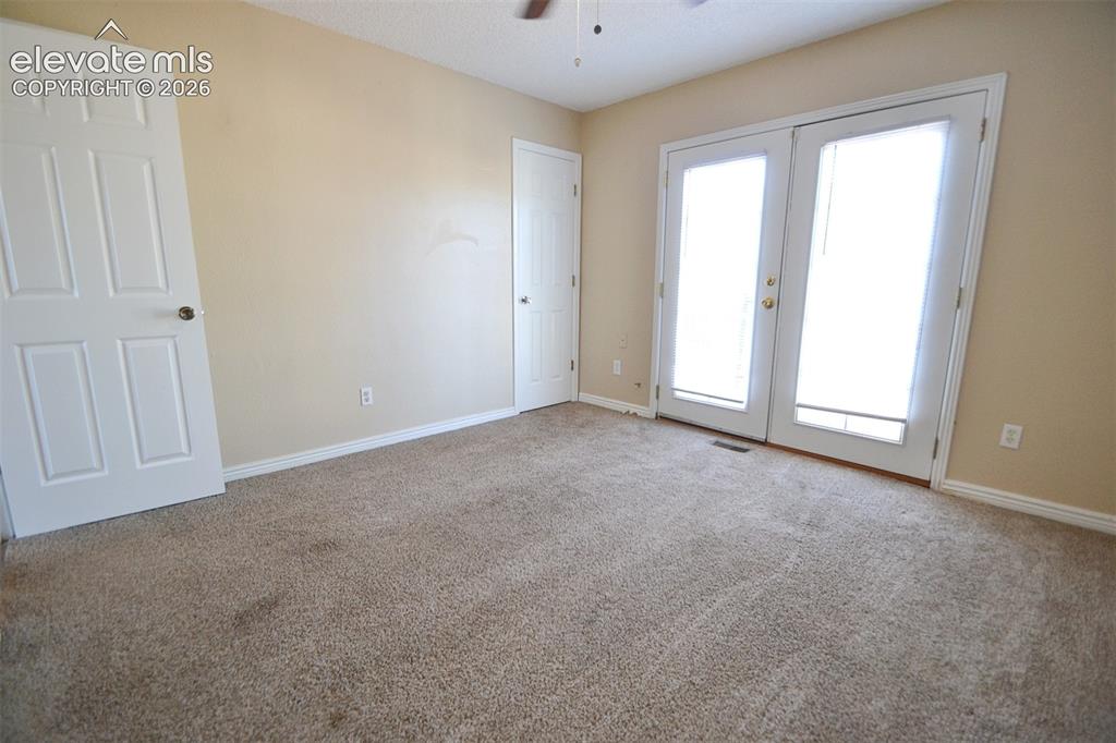 Image 19 of 42: Bedroom