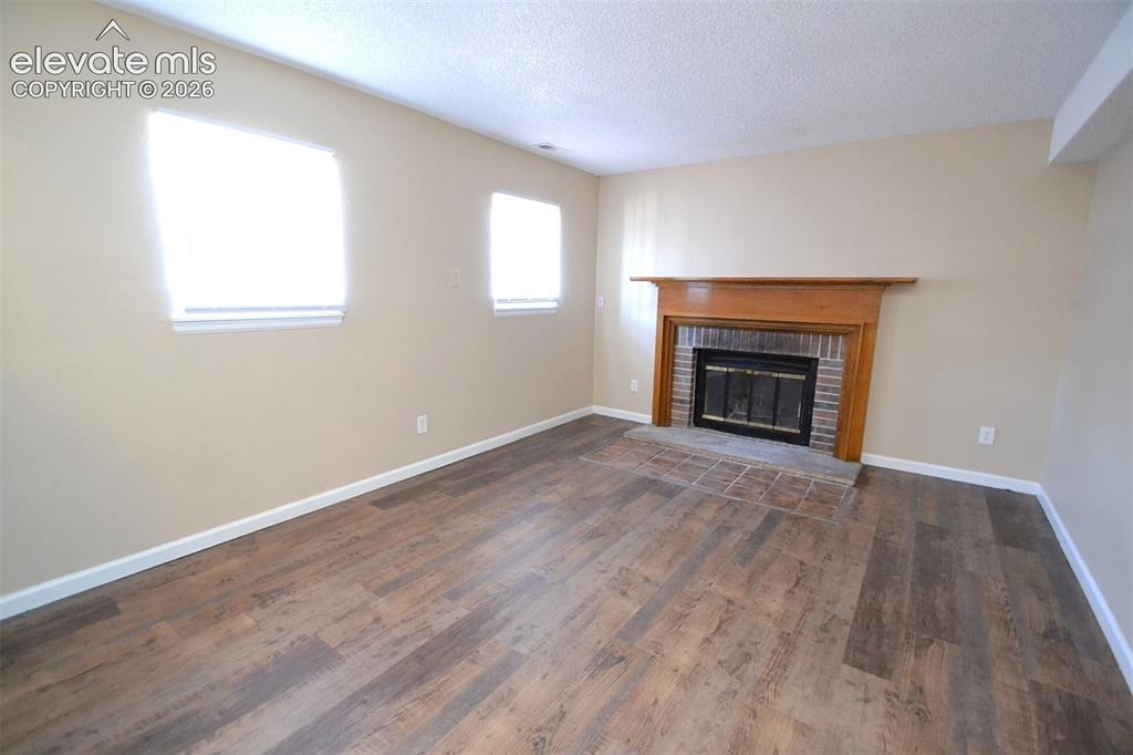 Image 23 of 42: Family Room