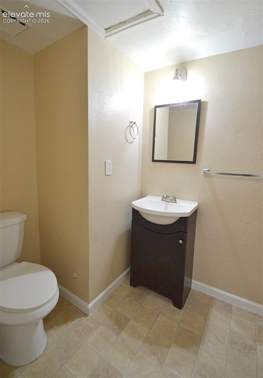 Image 28 of 42: Bathroom