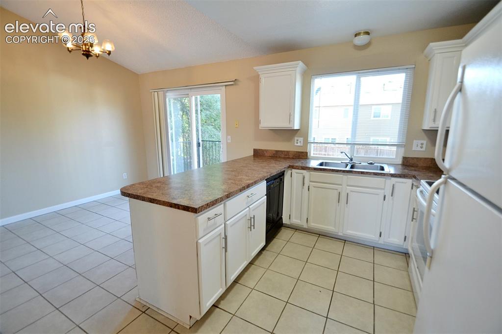Image 9 of 42: Kitchen