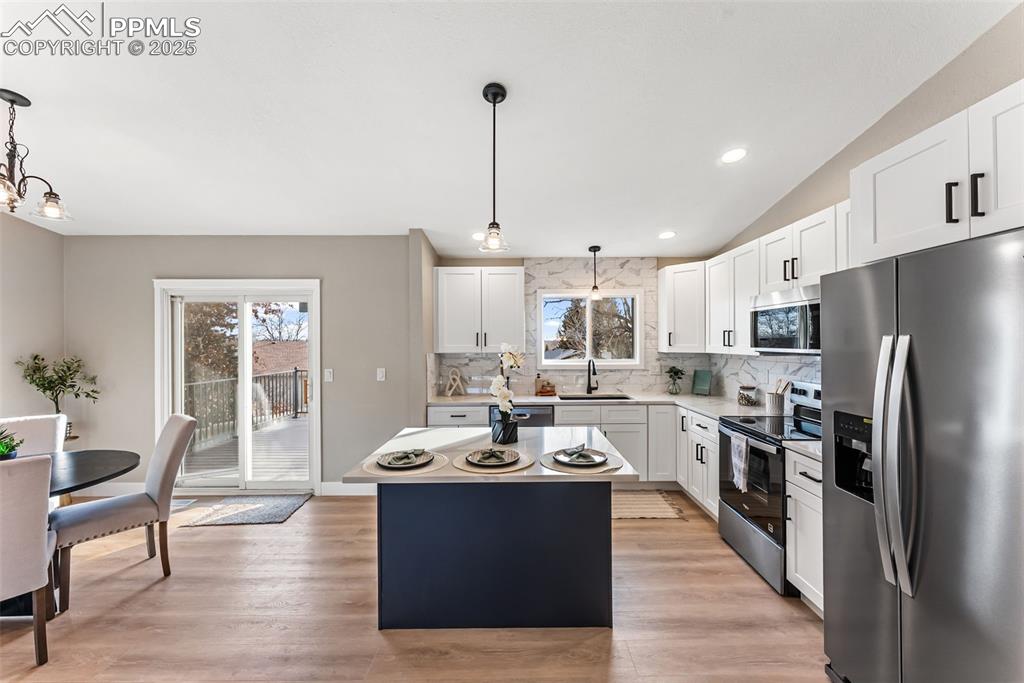 Image 12 of 46: Kitchen