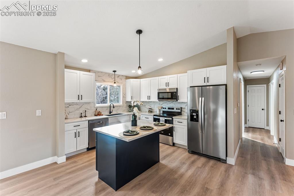 Image 13 of 46: Kitchen