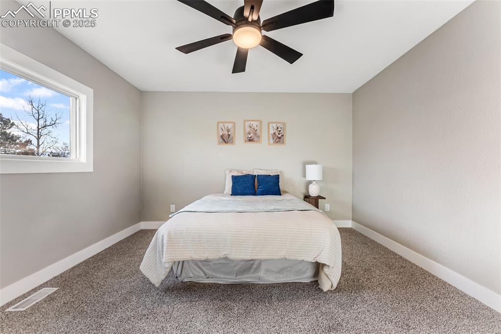 Image 21 of 46: Bedroom