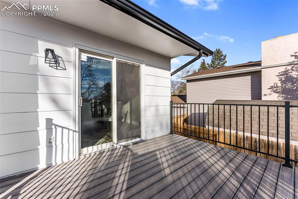 Image 38 of 46: Deck