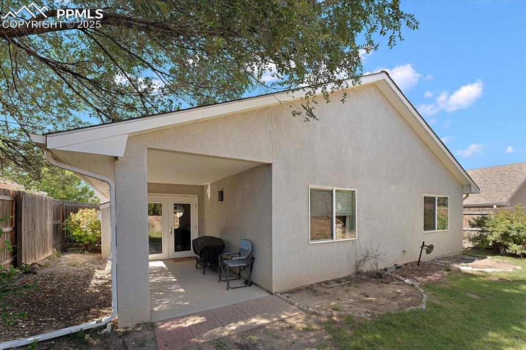 Image 25 of 27: Back of Structure