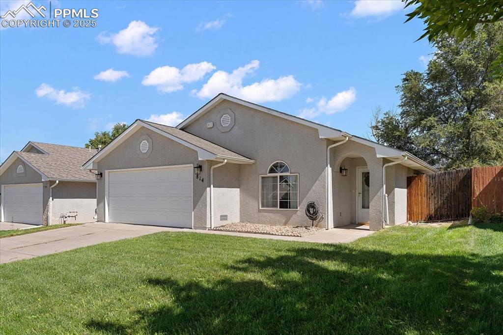 Image 3 of 27: Front of Structure