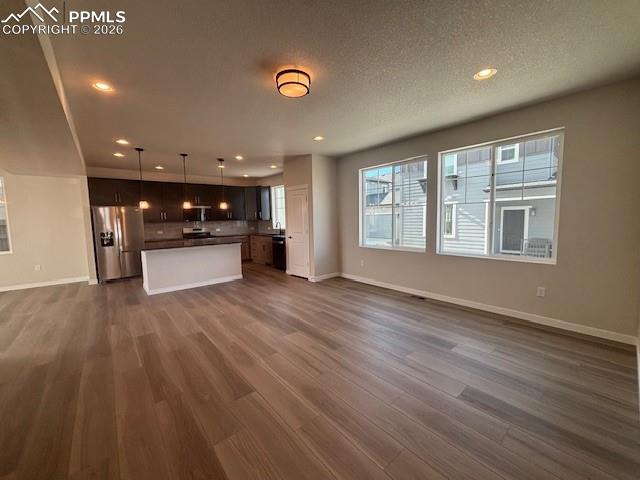 Image 4 of 11: No Description Available