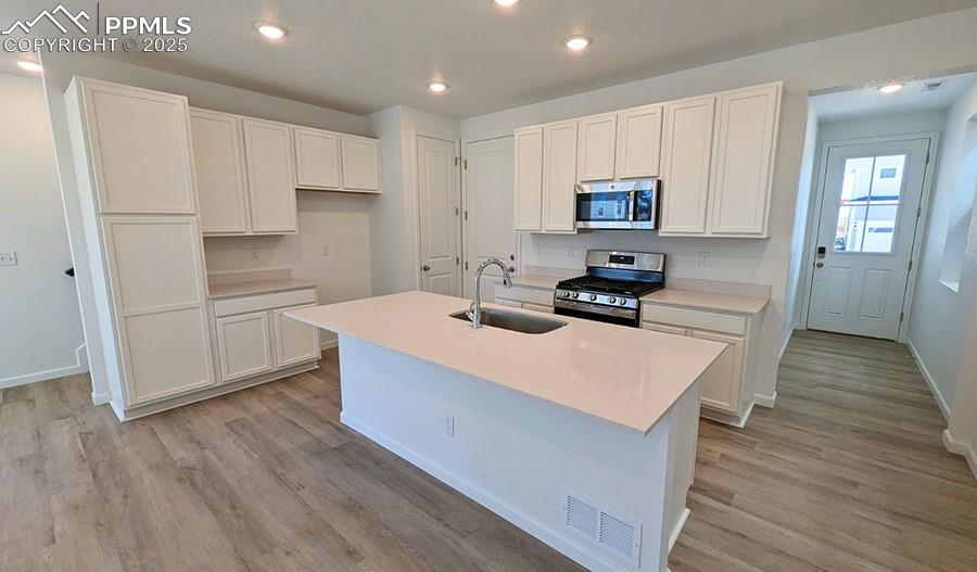 Image 2 of 12: No Description Available