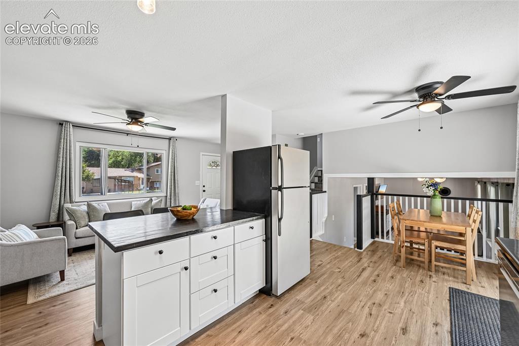 Image 8 of 45: Kitchen