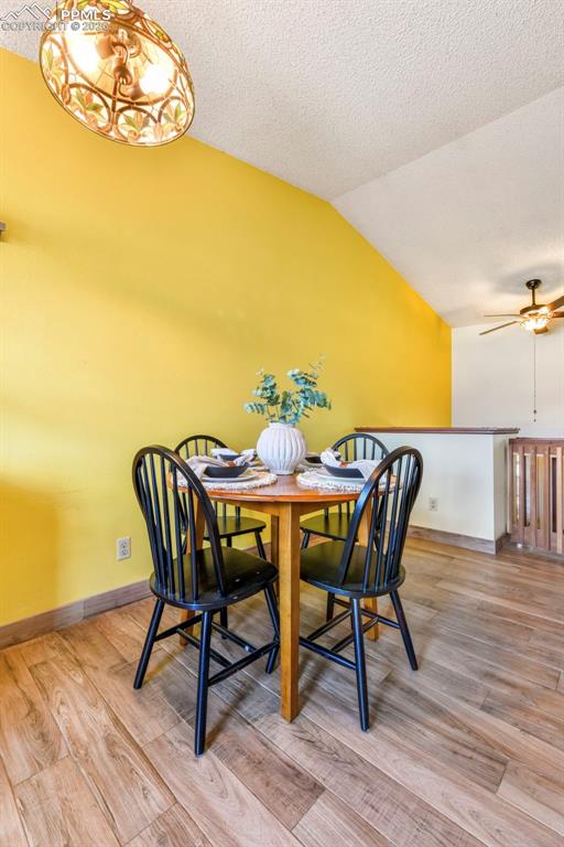 Image 12 of 50: Dining Area