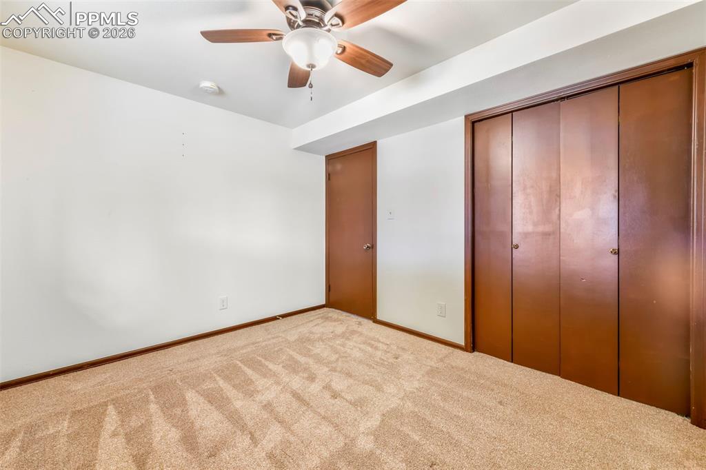 Image 26 of 50: Bedroom