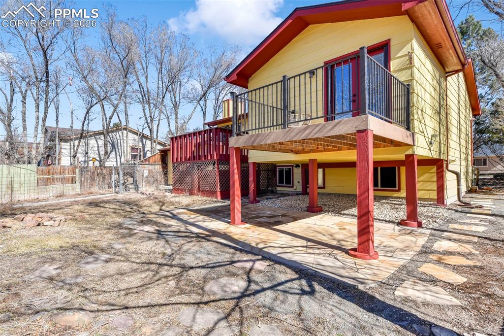 Image 33 of 50: Back of Structure