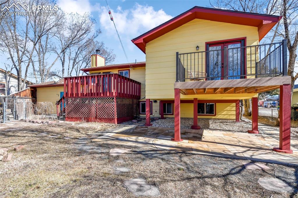 Image 34 of 50: Back of Structure