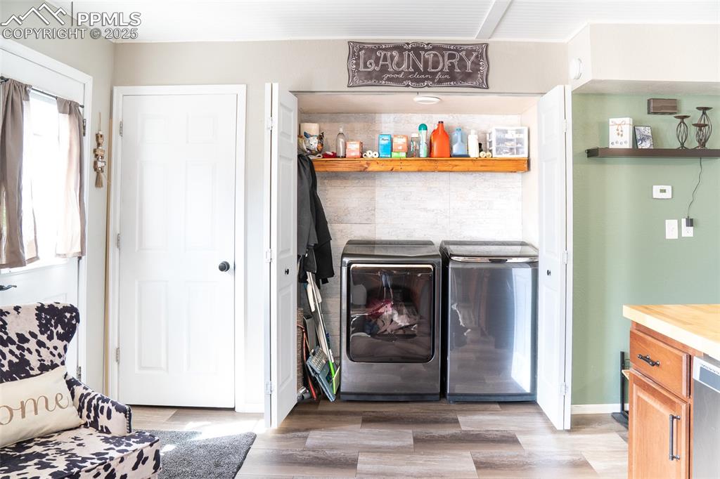 Image 15 of 35: Cute laundry & storage
