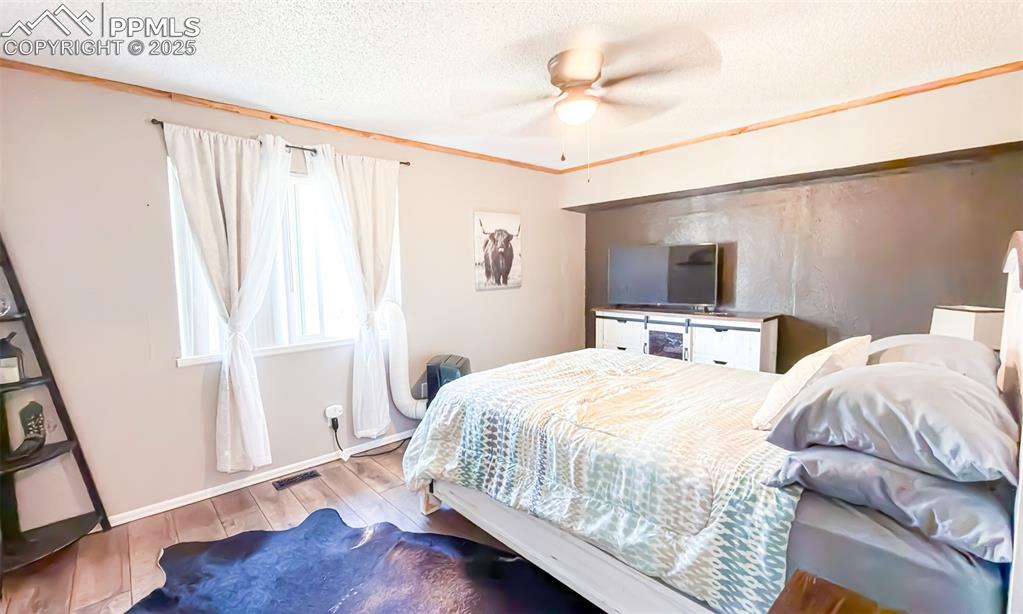 Image 18 of 35: Master Bedroom