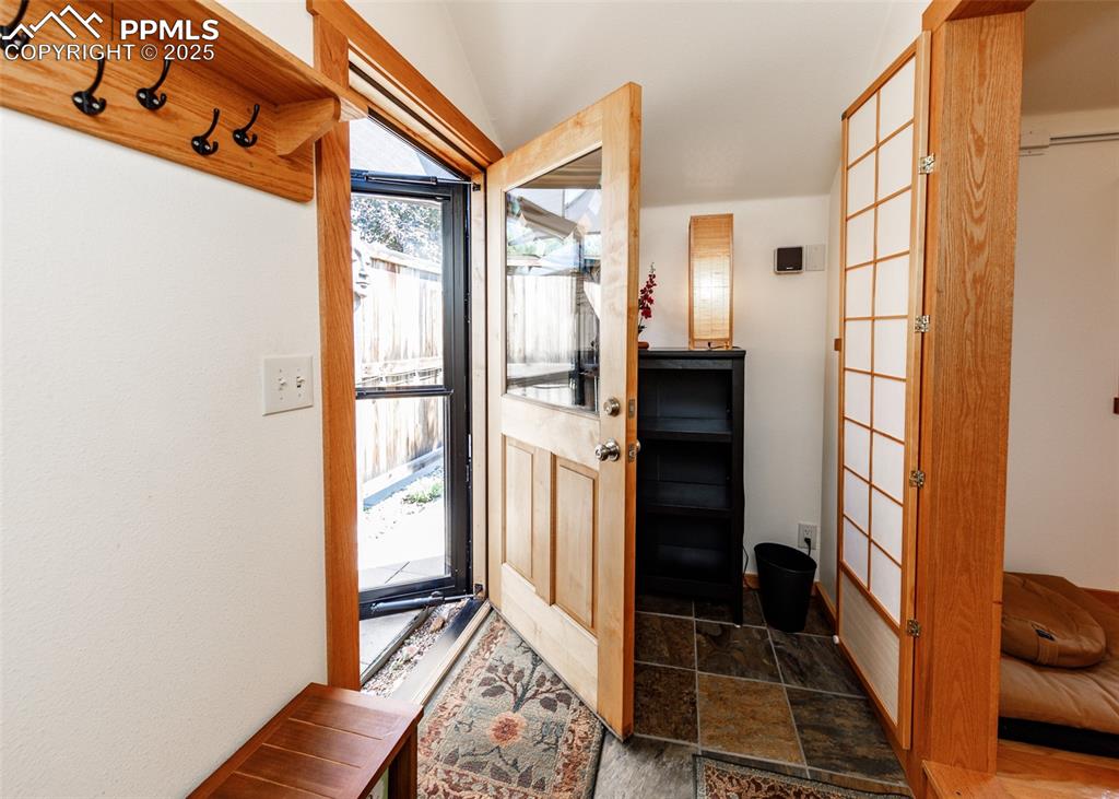 Image 39 of 43: Studio