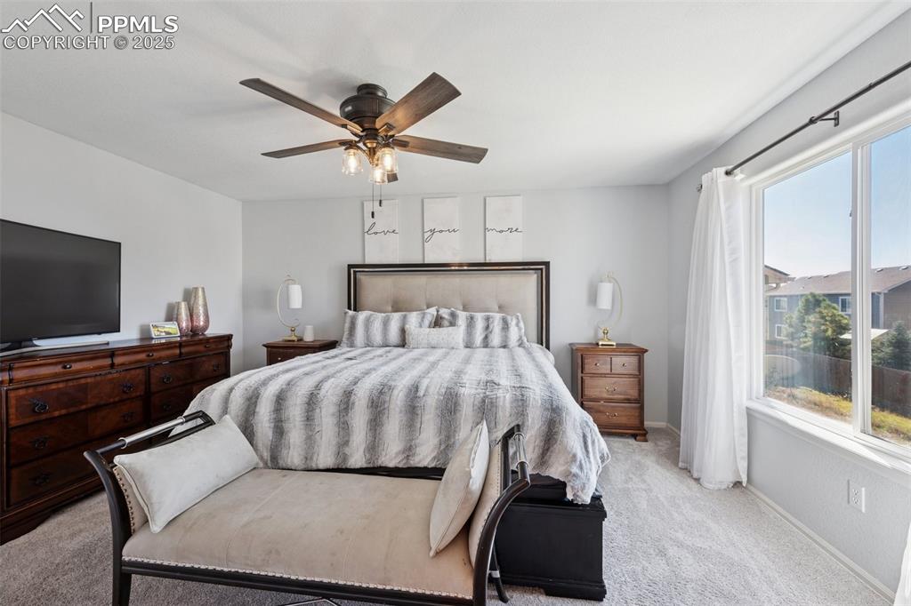 Image 11 of 23: Bedroom