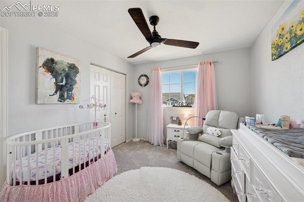 Image 14 of 23: Bedroom