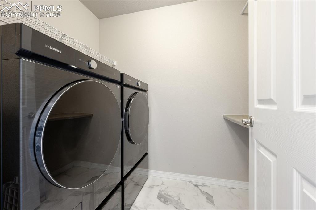 Image 18 of 23: Laundry