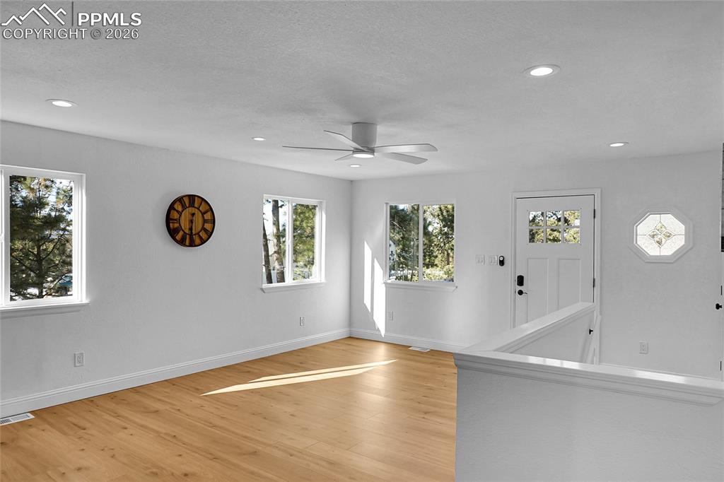 Image 5 of 41: Entry