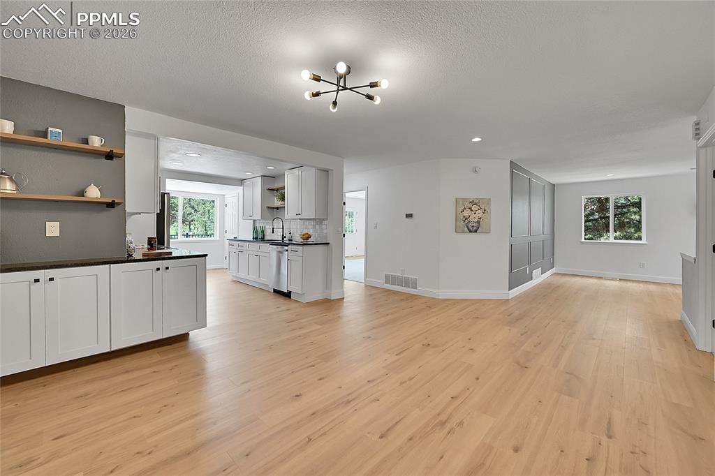 Image 7 of 41: Living Room