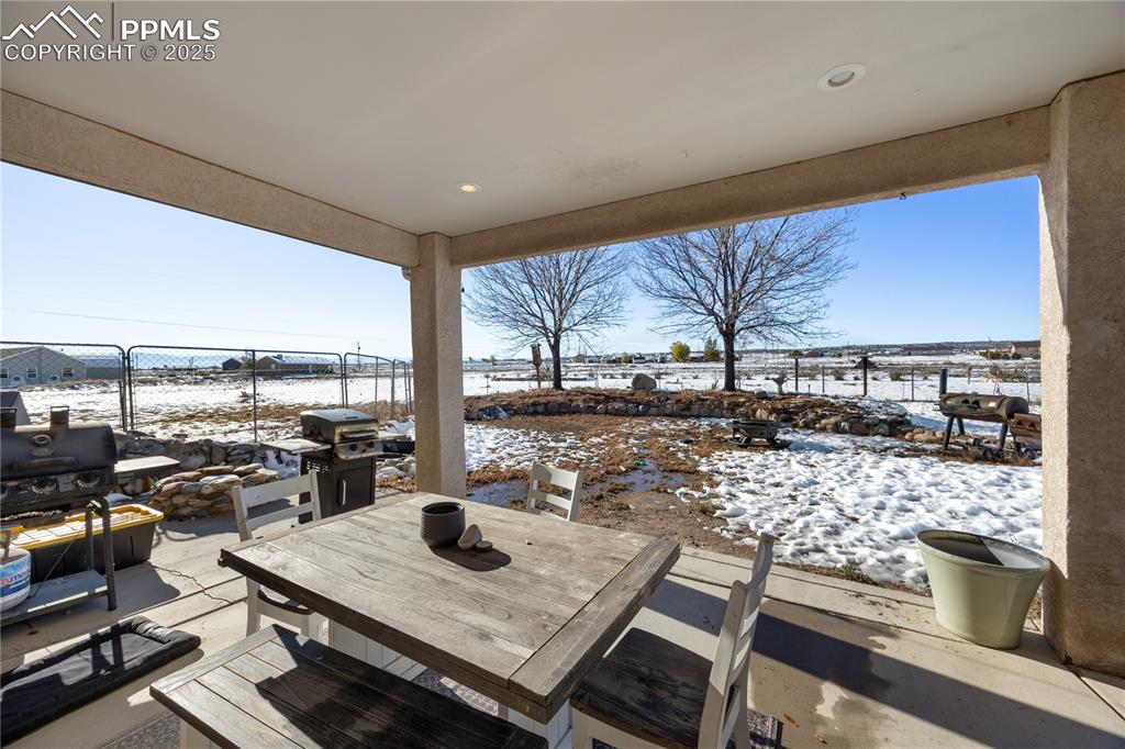 Image 40 of 50: Patio