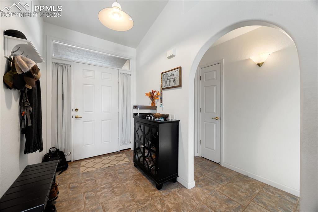 Image 5 of 50: Entry