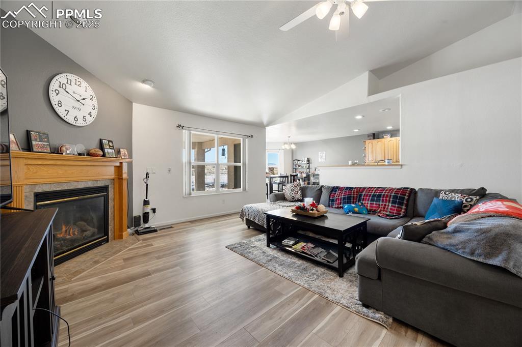 Image 6 of 50: Living Room