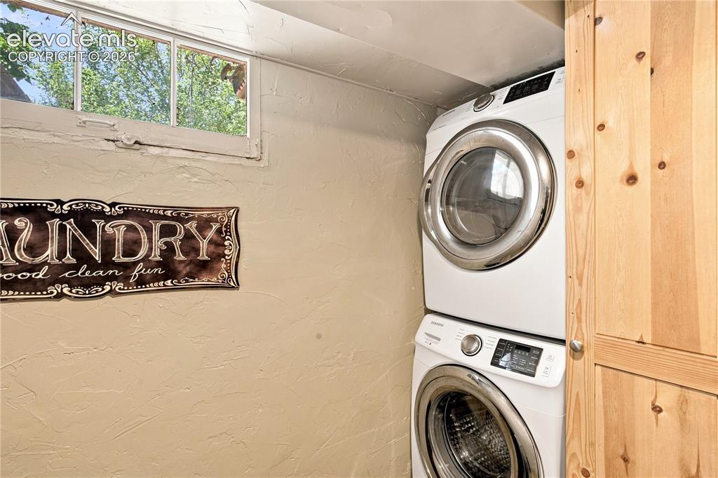 Image 20 of 29: Laundry